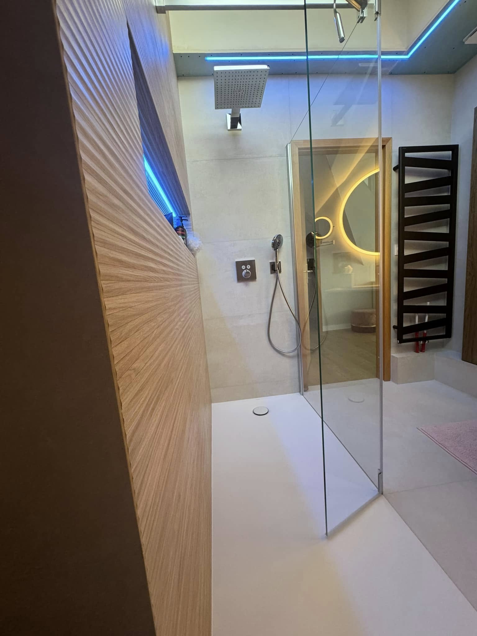 Douche italienne sur mesure avec paroi verre — Plaisir 78